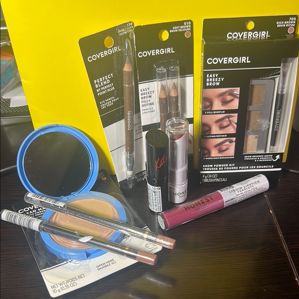 COVERGIRL Beauty Collection with Mirror and Brow Kit